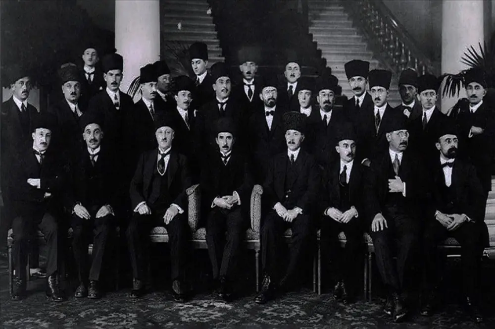 Türkiye Cumhuriyeti'nin tapusu Lozan Antlaşması'nın belgeleri halka açıldı Türkiye Cumhuriyeti'nin tapusu Lozan Antlaşması'nın belgeleri halka açıldı