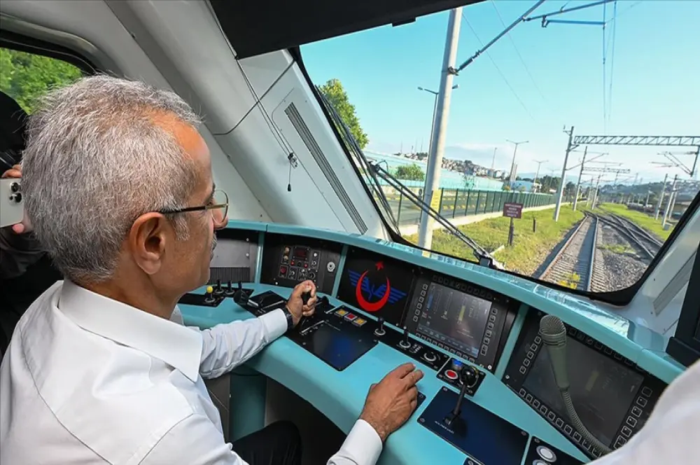 Milli Hızlı Tren'i yolcu taşımacılığına 2025'te kazandırmayı hedefliyoruz Milli Hızlı Tren'i yolcu taşımacılığına 2025'te kazandırmayı hedefliyoruz