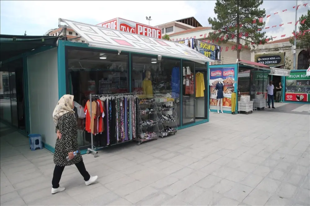 Deprem bölgesinde Halk Bankası kredi geri ödemelerine 6 ay erteleme Deprem bölgesinde Halk Bankası kredi geri ödemelerine 6 ay erteleme