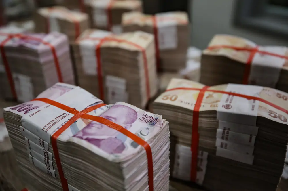 Bankacılık mevduatı 12 trilyon 993 milyar liraya yükseldi Bankacılık mevduatı 12 trilyon 993 milyar liraya yükseldi