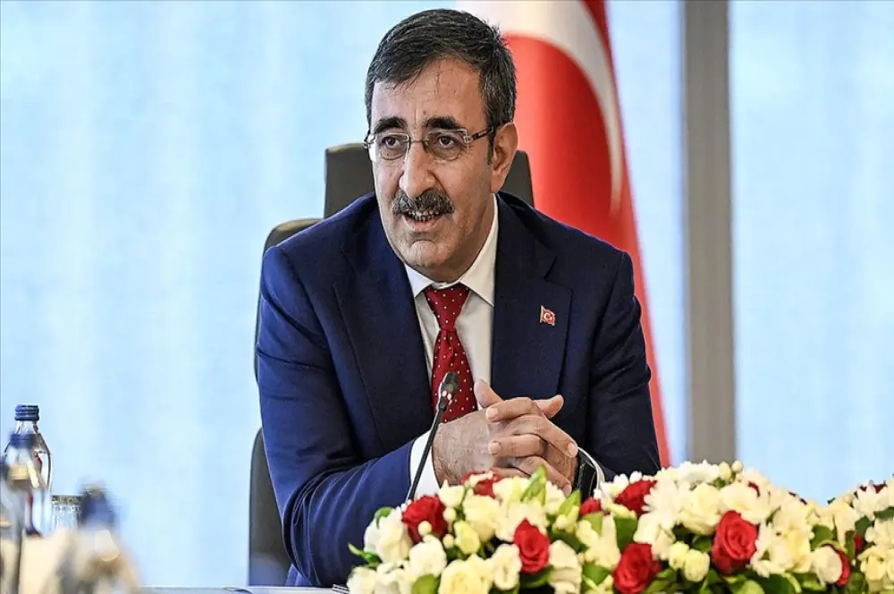 Dengeyi sağlarken yatırımları düşürmeyi değil tasarrufu artırmayı hedeflemeliyiz Dengeyi sağlarken yatırımları düşürmeyi değil tasarrufu artırmayı hedeflemeliyiz