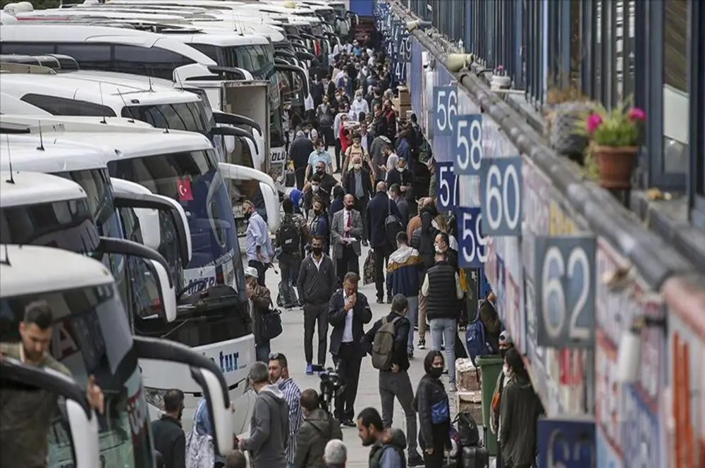 Türkiye'de 2.8 milyon kişi iller arasında göç etti Türkiye'de 2.8 milyon kişi iller arasında göç etti