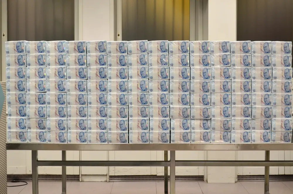 Bankacılık mevduatı 13 trilyon 267 milyar liraya yükseldi Bankacılık mevduatı 13 trilyon 267 milyar liraya yükseldi