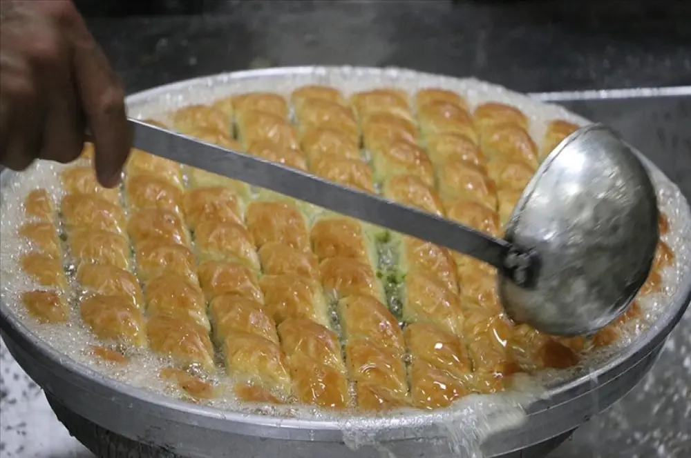 Diplomalı baklava ustaları geliyor Diplomalı baklava ustaları geliyor