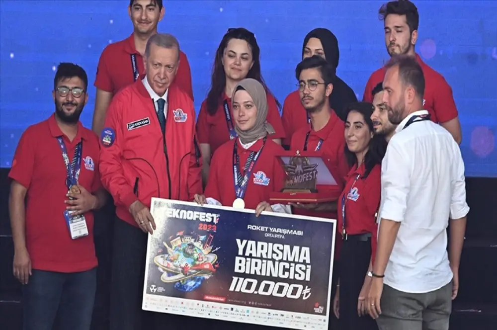 En iyi girişim ödülleri TEKNOFEST'te sahiplerini buldu En iyi girişim ödülleri TEKNOFEST'te sahiplerini buldu