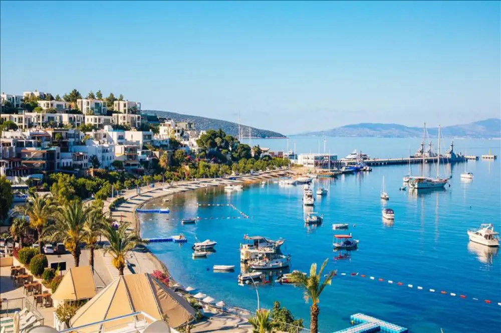 Turizmden bu yıl 56 milyar dolar gelir bekleniyor Turizmden bu yıl 56 milyar dolar gelir bekleniyor