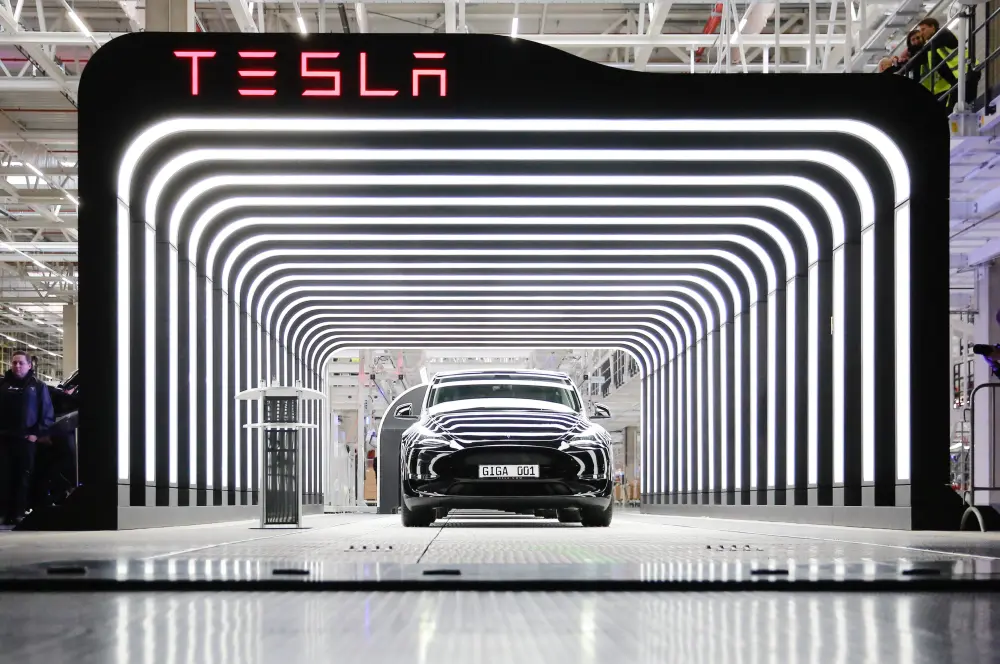 Tesla yeni fabrikasını Suudi Arabistan'a mı kuracak? Tesla yeni fabrikasını Suudi Arabistan'a mı kuracak?