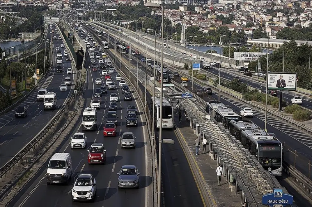 Trafiğe ağustosta 235 bin 317 aracın kaydı yapıldı Trafiğe ağustosta 235 bin 317 aracın kaydı yapıldı