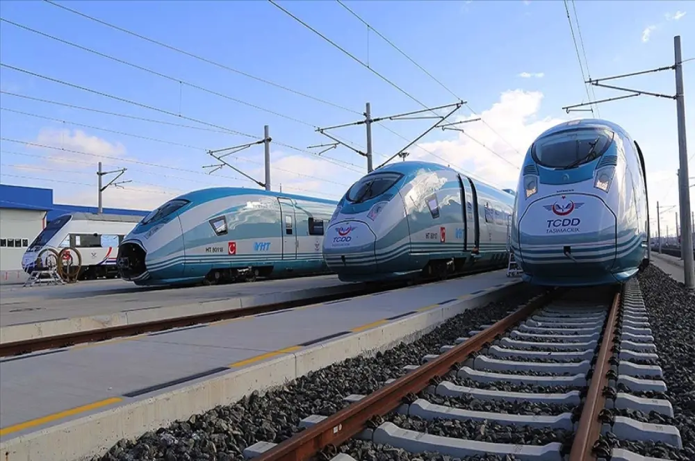 Yüksek hızlı trenlerle bu yıl 12.5 milyon yolcu taşınacak Yüksek hızlı trenlerle bu yıl 12.5 milyon yolcu taşınacak