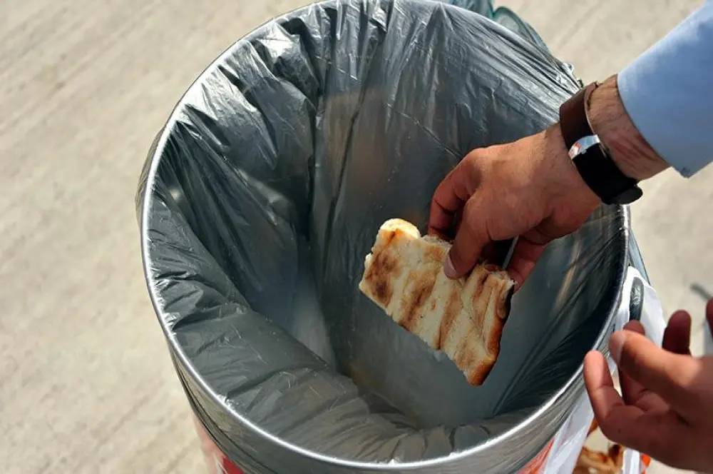 Avrupa'da kişi başına 131 kilo gıda israf edildi Avrupa'da kişi başına 131 kilo gıda israf edildi
