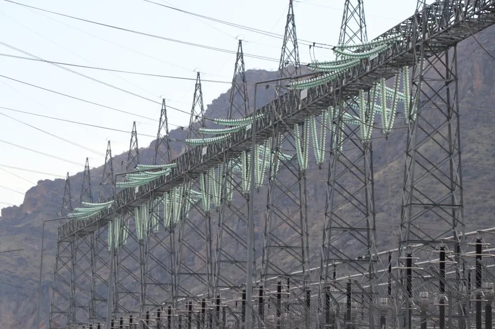 Rusya, Çin’e elektrik sevkiyatını azaltmaya başladı Rusya, Çin’e elektrik sevkiyatını azaltmaya başladı