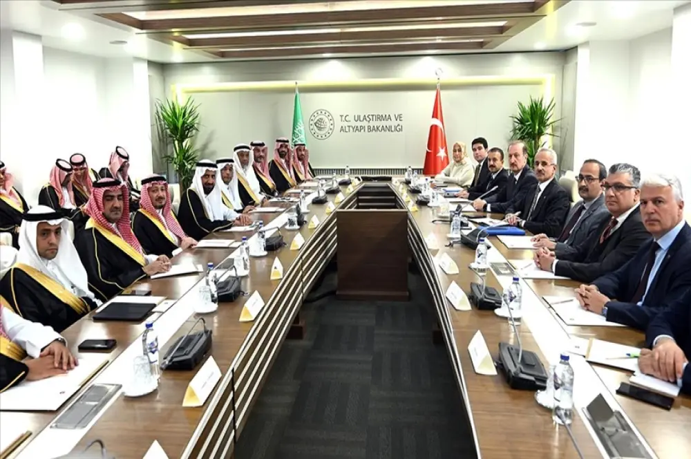 Türkiye Suudi Arabistan'ın elektronik vize uygulamasına dahil edildi Türkiye Suudi Arabistan'ın elektronik vize uygulamasına dahil edildi