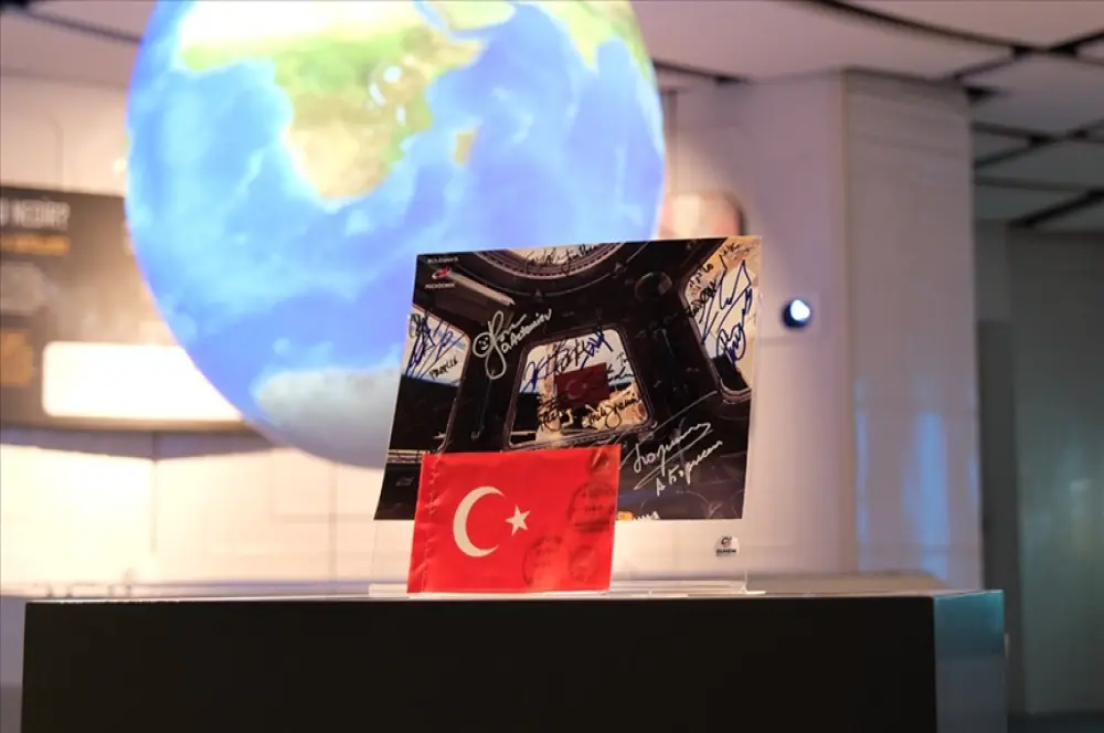 Uzaydan Türkiye'ye Cumhuriyet Bayramı hediyesi Uzaydan Türkiye'ye Cumhuriyet Bayramı hediyesi
