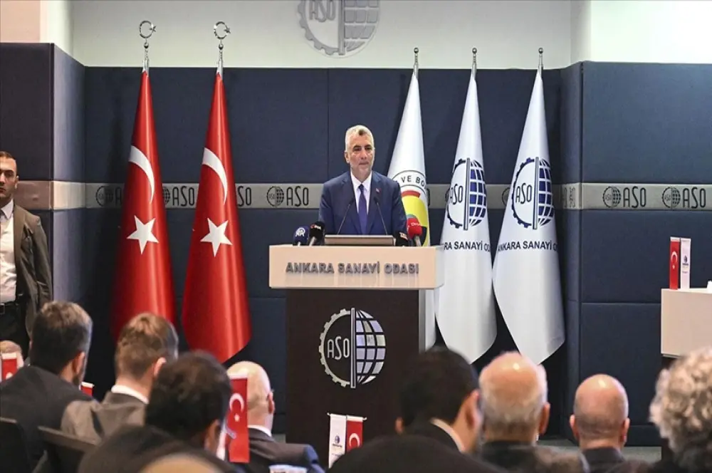 Bakan Bolat: 2028'de mal ihracatını 375 milyar dolara çıkarmak azmindeyiz Bakan Bolat: 2028'de mal ihracatını 375 milyar dolara çıkarmak azmindeyiz