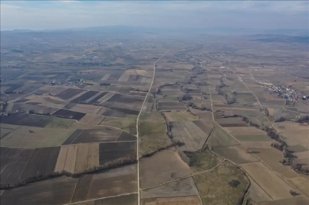 Gelecek yıl 700 bin hektarda arazi toplulaştırma çalışması başlatılacak Gelecek yıl 700 bin hektarda arazi toplulaştırma çalışması başlatılacak