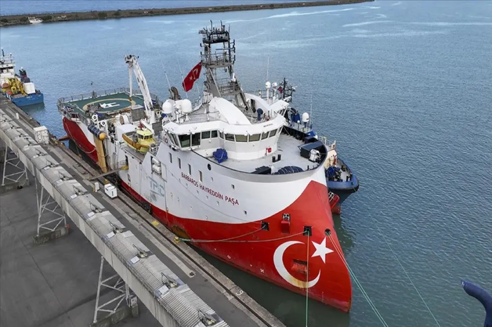 Türkiye'nin enerji bağımsızlığı için denizleri karış karış tarıyor Türkiye'nin enerji bağımsızlığı için denizleri karış karış tarıyor