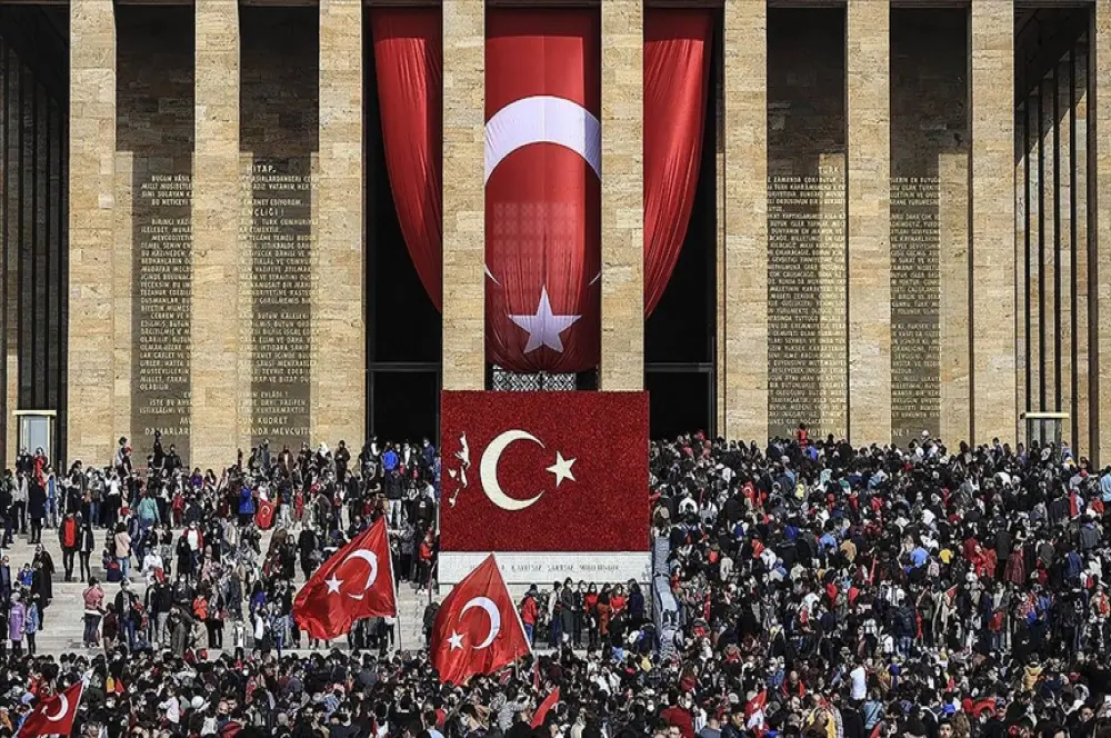 Cumhuriyet'in 100. yılı coşkuyla kutlanıyor Cumhuriyet'in 100. yılı coşkuyla kutlanıyor