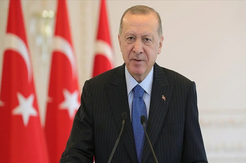 Cumhuriyetimizin 100'üncü yılına çok daha güçlü şekilde adım atıyoruz Cumhuriyetimizin 100'üncü yılına çok daha güçlü şekilde adım atıyoruz