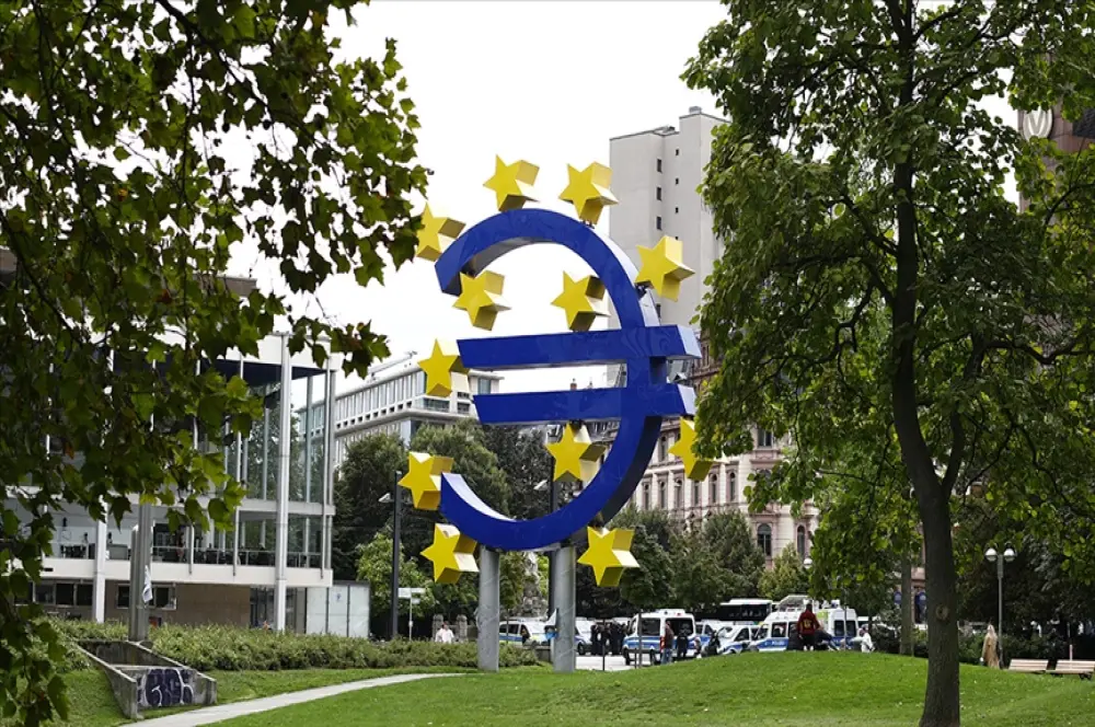 Euro Bölgesi ekonomisi üçüncü çeyrekte küçüldü Euro Bölgesi ekonomisi üçüncü çeyrekte küçüldü