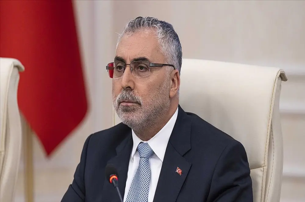 Asgari ücrette herkesin mutabık kaldığı bir tutarda uzlaşılacağını ümit ediyorum Asgari ücrette herkesin mutabık kaldığı bir tutarda uzlaşılacağını ümit ediyorum