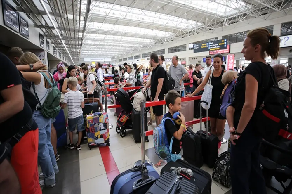 Antalya'ya gelen turist sayısı 15 milyonu geçti Antalya'ya gelen turist sayısı 15 milyonu geçti