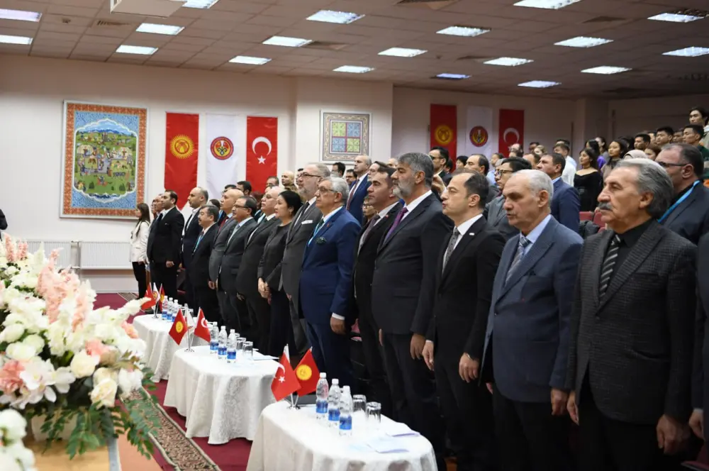 Manas Forumu’nda Bölgeselleşmenin Türk dünyasına etkileri tartışıldı Manas Forumu’nda Bölgeselleşmenin Türk dünyasına etkileri tartışıldı