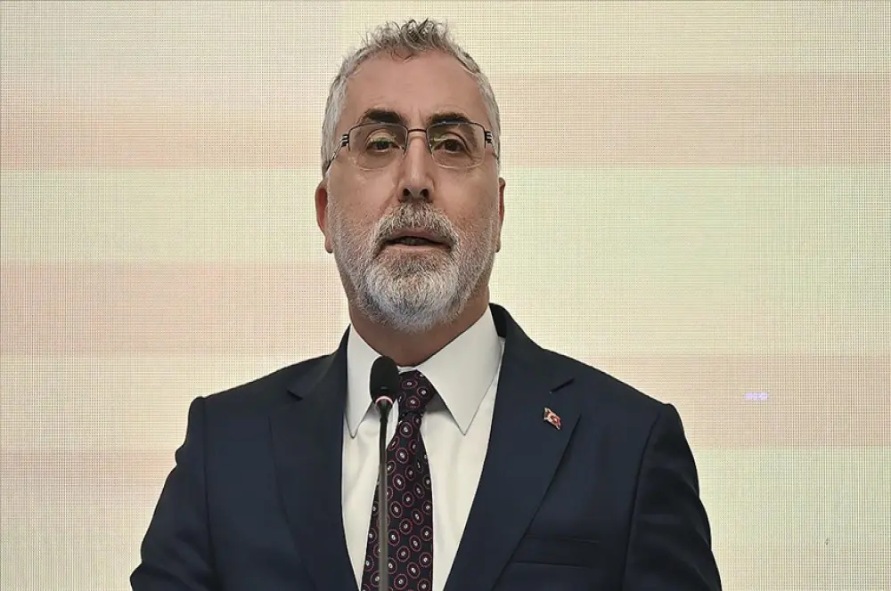 Çalışma ve Sosyal Güvenlik Bakanı Işıkhan'dan asgari ücret açıklaması Çalışma ve Sosyal Güvenlik Bakanı Işıkhan'dan asgari ücret açıklaması