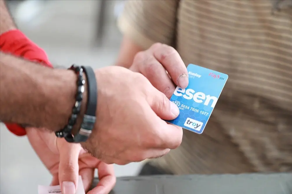 Esen Kart 11 ilde 64 bin 761 afetzede aileye ulaştırıldı Esen Kart 11 ilde 64 bin 761 afetzede aileye ulaştırıldı