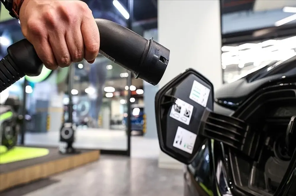 Sektör temsilcileri, elektrikli otomobilde matrah güncellemesini değerlendirdi Sektör temsilcileri, elektrikli otomobilde matrah güncellemesini değerlendirdi