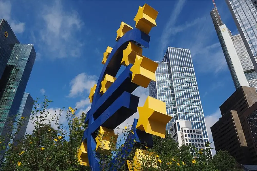 Euro Bölgesi'nde enflasyon ECB'nin hedefine yaklaşıyor Euro Bölgesi'nde enflasyon ECB'nin hedefine yaklaşıyor