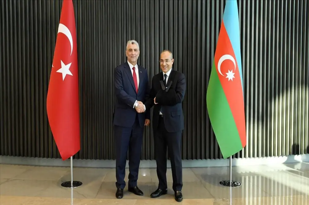 Ticaret Bakanı Bolat, Azerbaycan Ekonomi Bakanı Cabbarov'la görüştü Ticaret Bakanı Bolat, Azerbaycan Ekonomi Bakanı Cabbarov'la görüştü