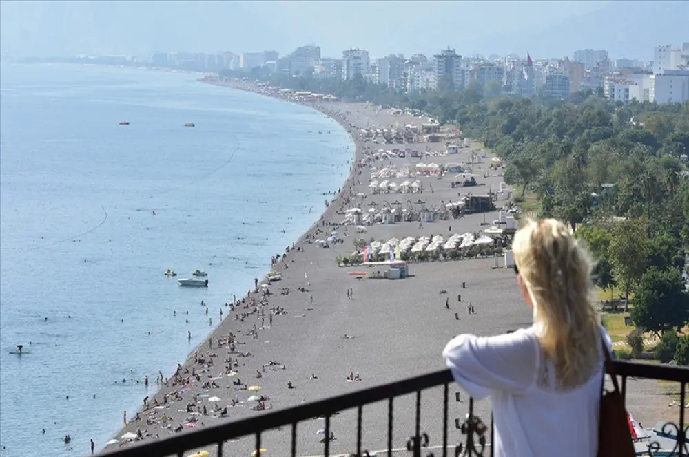 Turizmciler sektörün 2023'ü yüzde 15 büyümeyle tamamlayacağını öngörüyor Turizmciler sektörün 2023'ü yüzde 15 büyümeyle tamamlayacağını öngörüyor