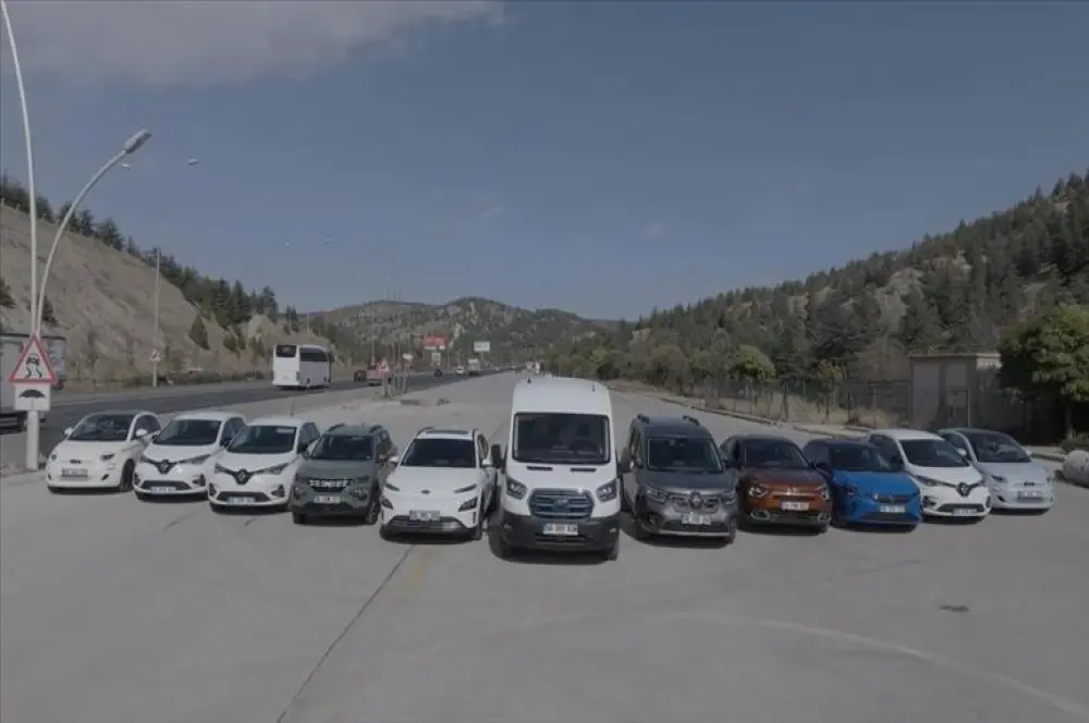 Enerjisa Dağıtım Şirketleri, elektrikli araç filosu devrini başlattı Enerjisa Dağıtım Şirketleri, elektrikli araç filosu devrini başlattı
