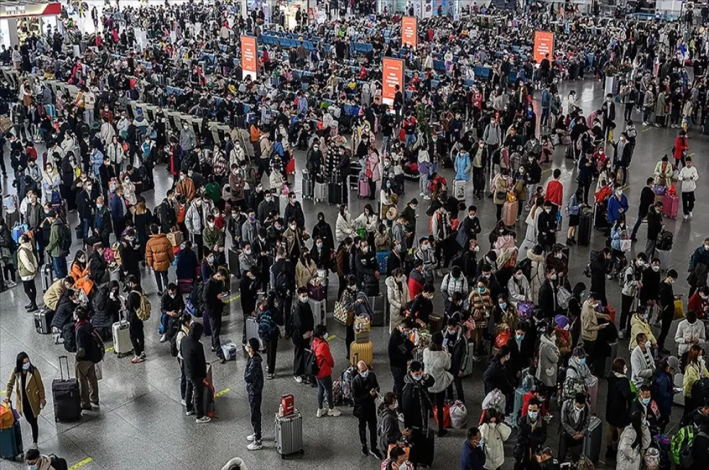 Çin'de sınır aşırı seyahatler Kovid-19 salgını öncesi düzeye ulaştı Çin'de sınır aşırı seyahatler Kovid-19 salgını öncesi düzeye ulaştı