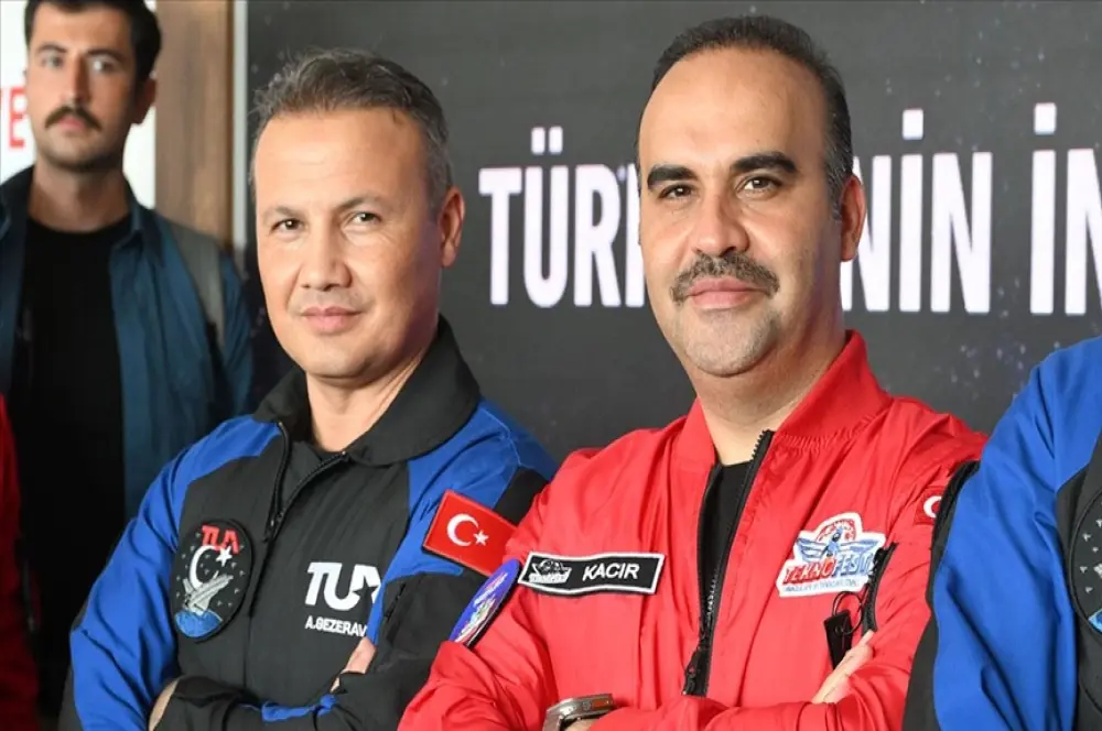 Bakan Kacır, Gezeravcı'nın uzaya gönderiliş tarihini açıkladı Bakan Kacır, Gezeravcı'nın uzaya gönderiliş tarihini açıkladı