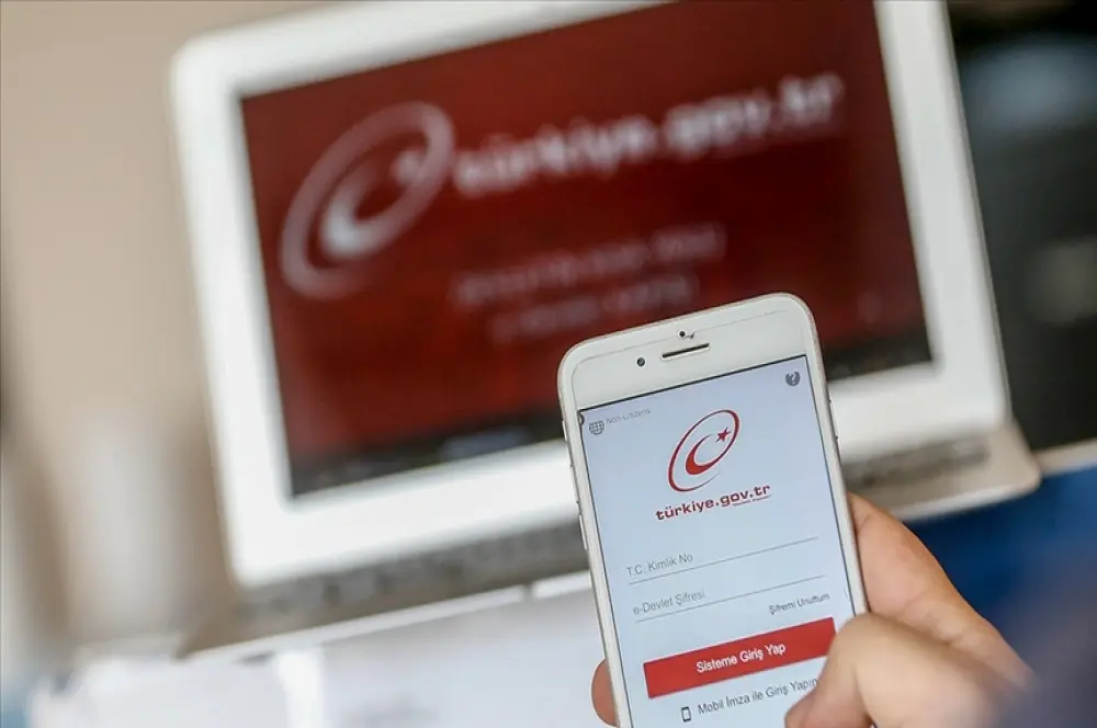 e-Devlet Kapısı'na geçen yıl 4.4 milyar girişle rekor kırıldı e-Devlet Kapısı'na geçen yıl 4.4 milyar girişle rekor kırıldı