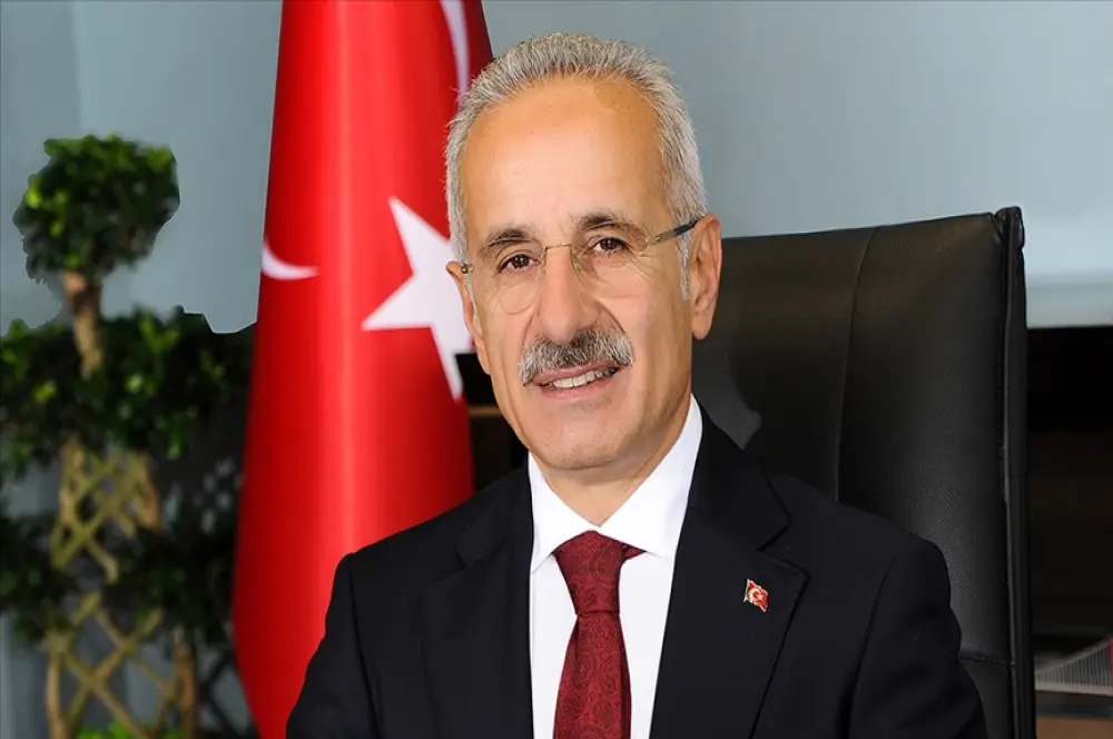 Bakan Uraloğlu, 2 YHT hattında 2 yılda "seyahat rekoru" kırıldığını bildirdi Bakan Uraloğlu, 2 YHT hattında 2 yılda "seyahat rekoru" kırıldığını bildirdi