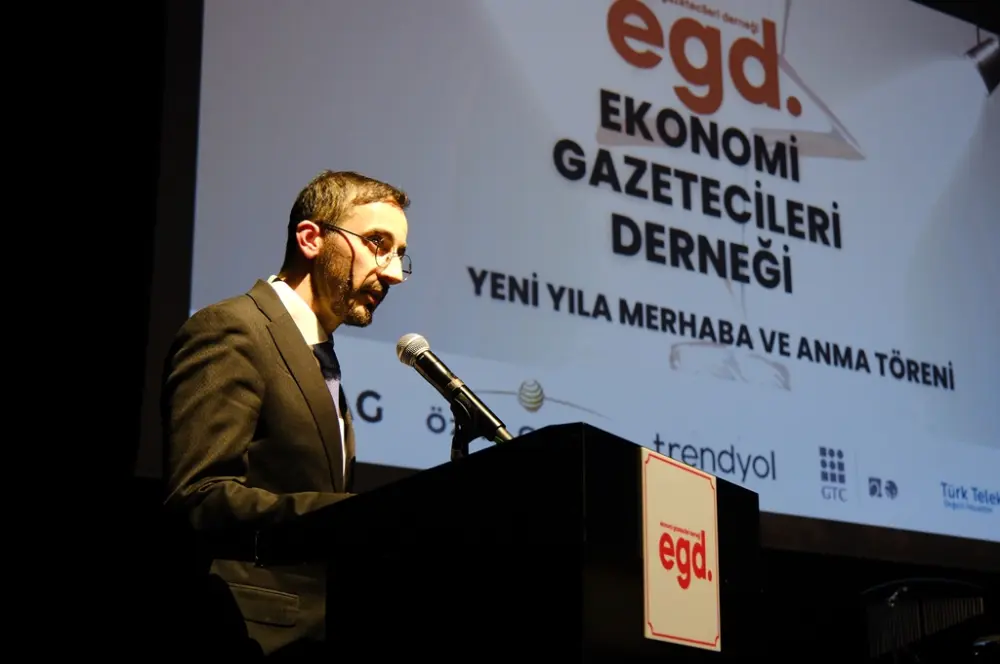 Ekonomi medyası EGD'nin "Yeni Yıla Merhaba ve Anma Töreni" etkinliğinde buluştu Ekonomi medyası EGD'nin "Yeni Yıla Merhaba ve Anma Töreni" etkinliğinde buluştu