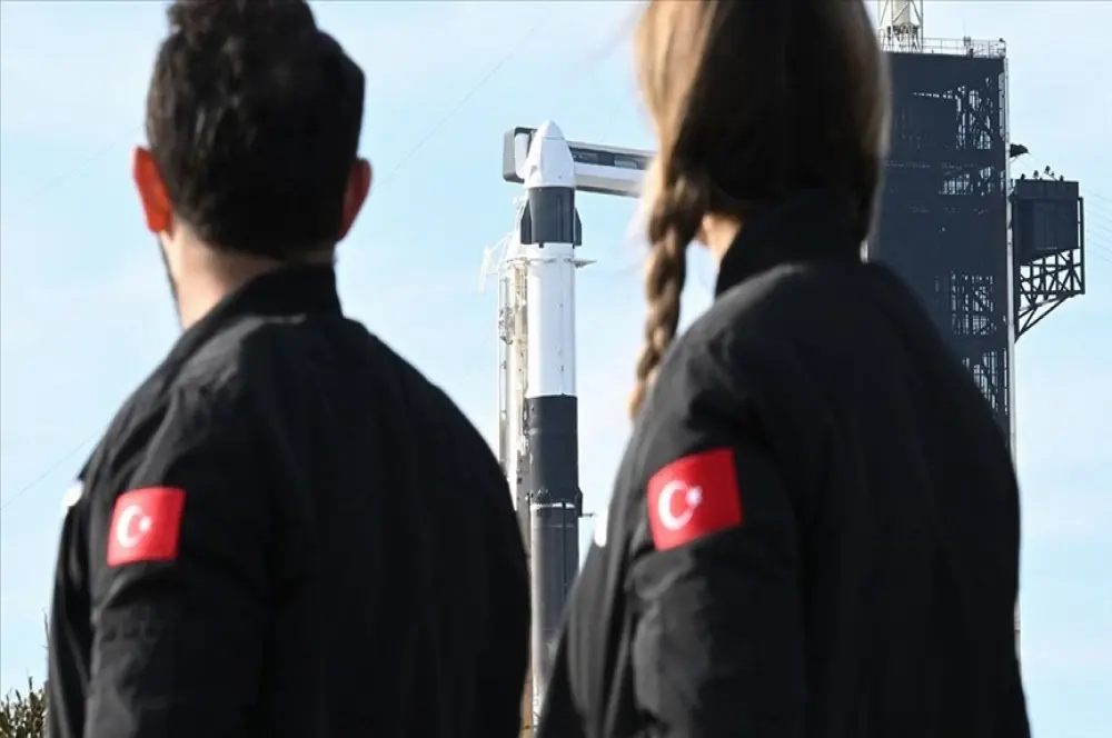Türkiye'nin ilk insanlı uzay yolculuğu bir gün ertelendi Türkiye'nin ilk insanlı uzay yolculuğu bir gün ertelendi