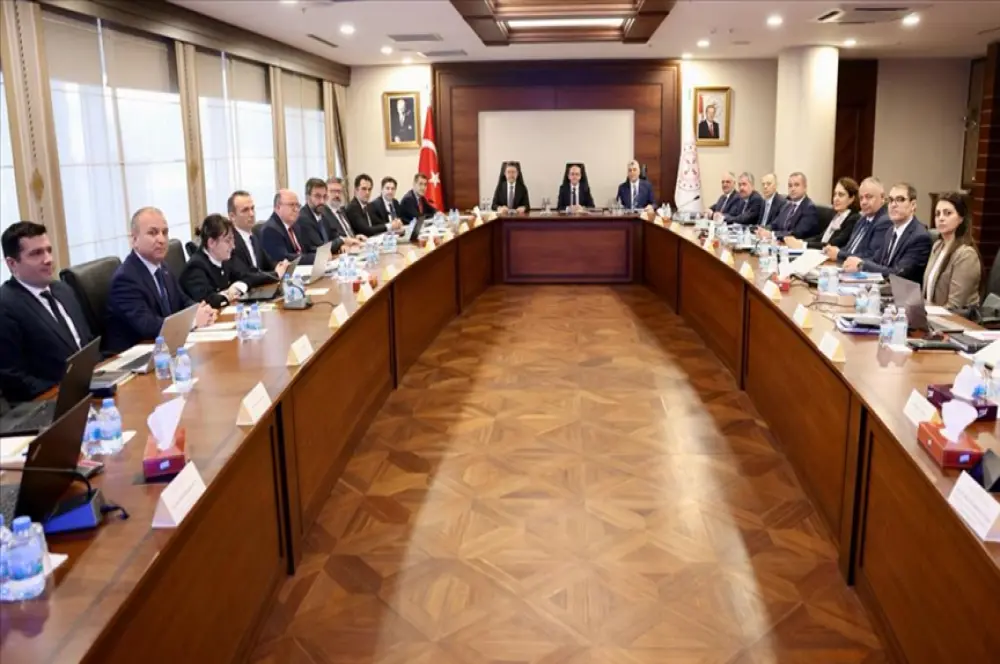 Gıda Komitesi, Hazine ve Maliye Bakanı Şimşek'in ev sahipliğinde toplandı Gıda Komitesi, Hazine ve Maliye Bakanı Şimşek'in ev sahipliğinde toplandı