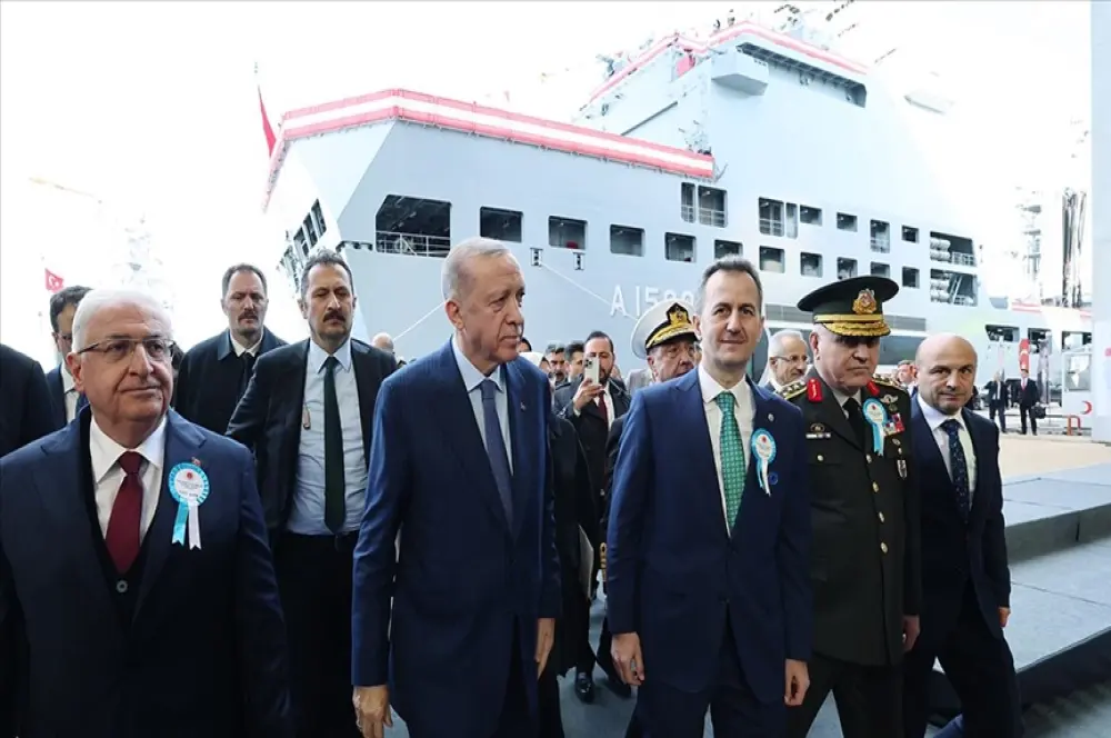 Türk Donanması'na dört yeni gemi teslim edildi Türk Donanması'na dört yeni gemi teslim edildi
