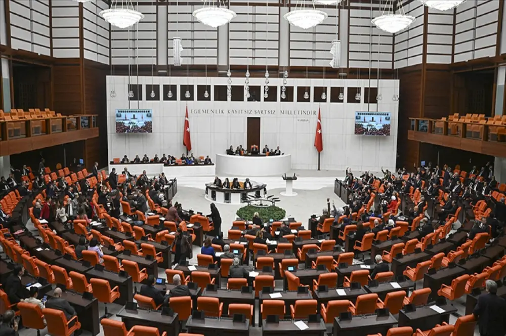 Emekli maaşındaki artışın yüzde 49.25'e yükseltilmesi, TBMM'de kabul edildi Emekli maaşındaki artışın yüzde 49.25'e yükseltilmesi, TBMM'de kabul edildi