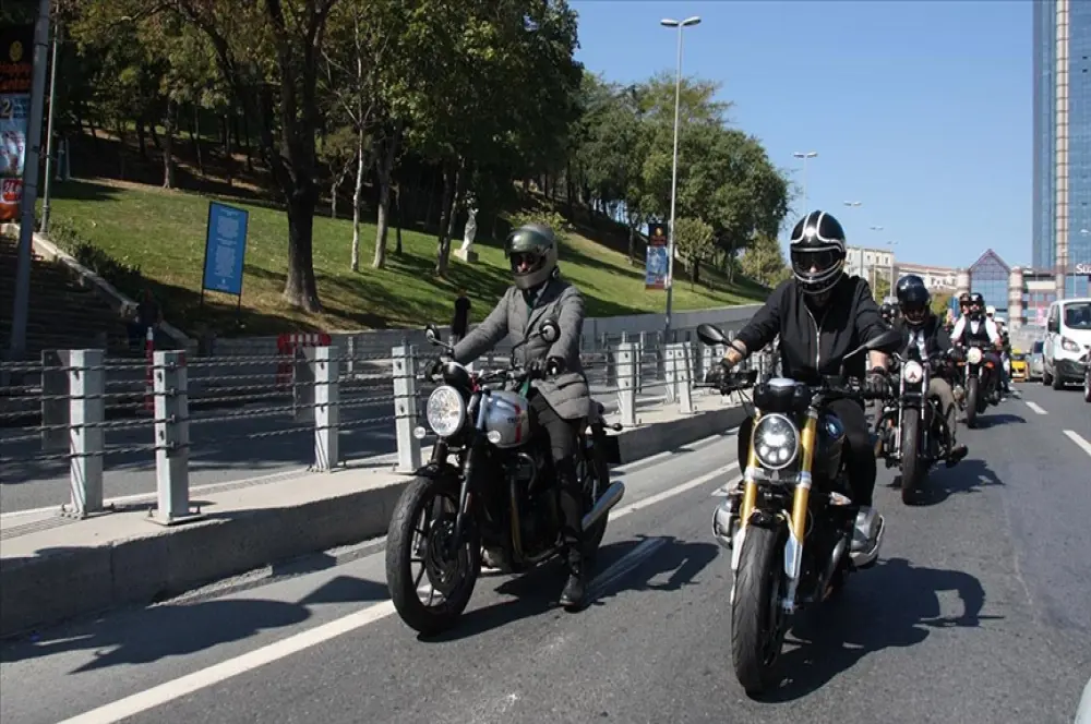 Trafiğe kayıtlı motosiklet sayısı 2023'te yaklaşık 1 milyon arttı Trafiğe kayıtlı motosiklet sayısı 2023'te yaklaşık 1 milyon arttı