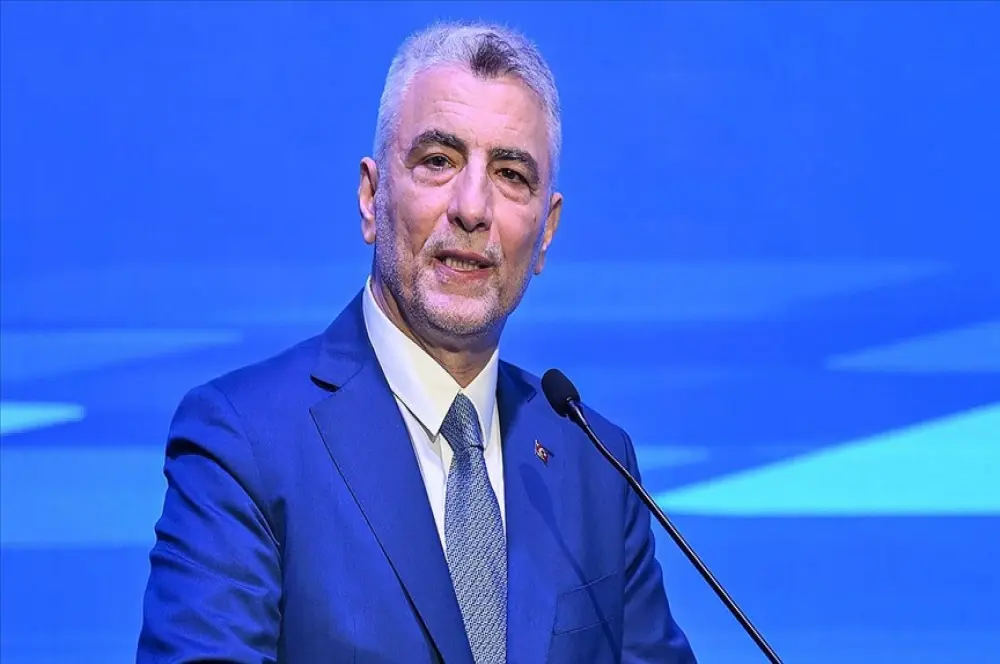 Bolat Türkiye'nin dış ticaret açığındaki azalmanın devam ettiğini bildirdi Bolat Türkiye'nin dış ticaret açığındaki azalmanın devam ettiğini bildirdi