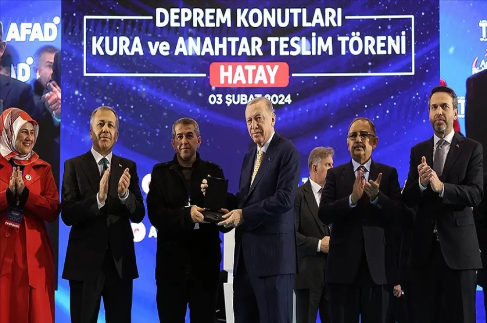 Deprem bölgesinde yıl sonuna kadar 200 bin konut teslim edilecek Deprem bölgesinde yıl sonuna kadar 200 bin konut teslim edilecek