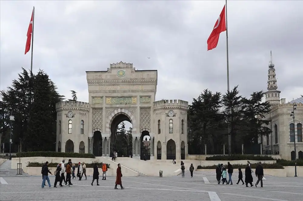 İstanbul Üniversitesi dünyaca ünlü kampüsünün kapılarını ziyaretçilere açtı İstanbul Üniversitesi dünyaca ünlü kampüsünün kapılarını ziyaretçilere açtı