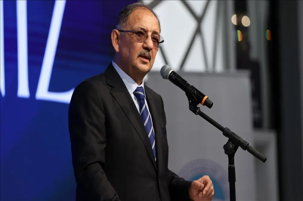 Bakan Özhaseki'den sanayici ve iş insanlarına ‘karbon ayak izi’ uyarısı Bakan Özhaseki'den sanayici ve iş insanlarına ‘karbon ayak izi’ uyarısı
