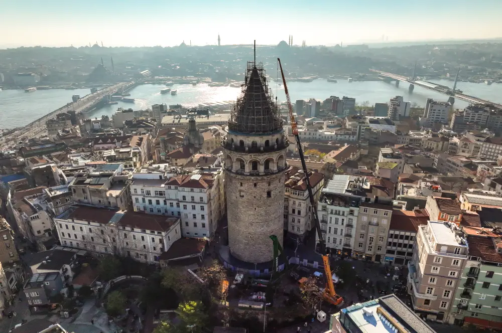 Galata kuşları ağırlamaya hazırlanıyor Galata kuşları ağırlamaya hazırlanıyor