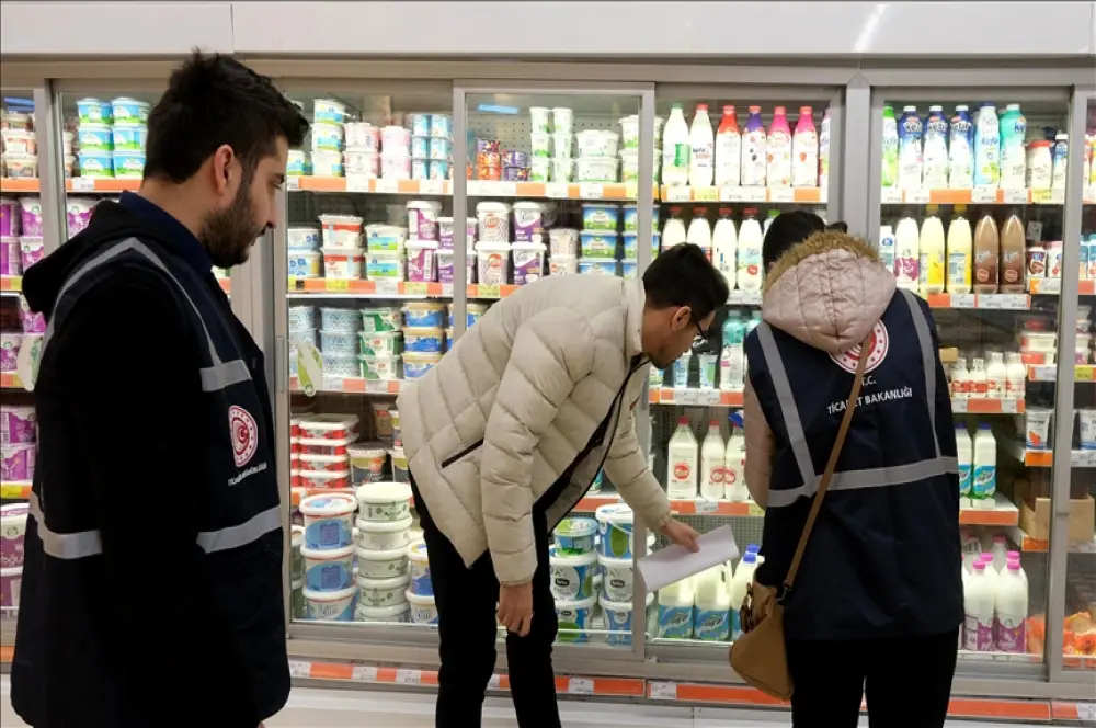 Trakya'da zincir marketlerde ramazan öncesi ‘fiyat’ ve ‘etiket’ denetimi yapıldı Trakya'da zincir marketlerde ramazan öncesi ‘fiyat’ ve ‘etiket’ denetimi yapıldı