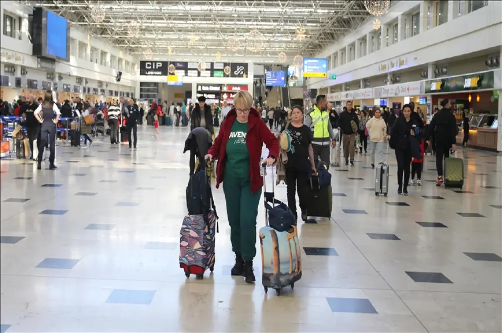 Antalya'yı iki ayda 499 bin 784 yabancı turist ziyaret etti Antalya'yı iki ayda 499 bin 784 yabancı turist ziyaret etti
